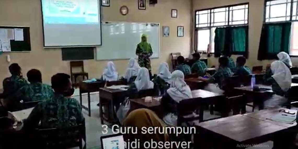 SIMULASI PRAKTIK E-MESp 4Cs DI SMA NEGERI 2 SEMARANG