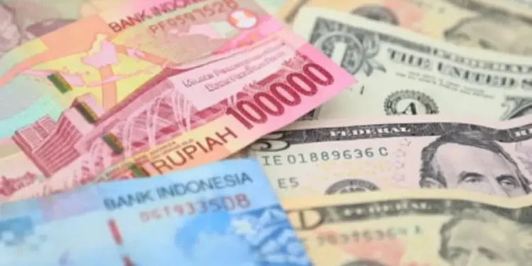 Rupiah Melemah, Pakar UMSURA Bagikan Tips Finansial untuk Masyarakat